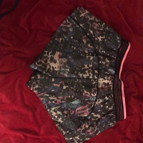 Lululemon running shorts - Picture 1 of 3